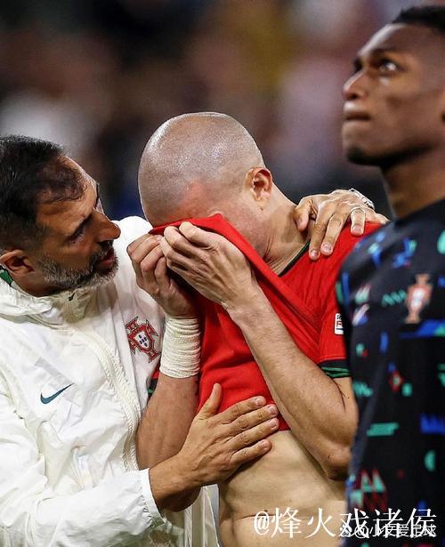 卢库米对小孔塞桑的出格举动：先抱起再重摔倒地