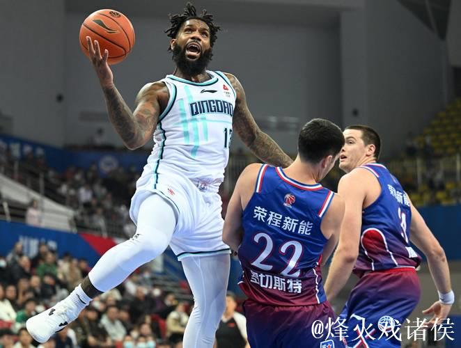 鲍威尔:重塑防守基础,实现球队优先目标 鲍威尔:重塑防守基础,实现球队优先目标